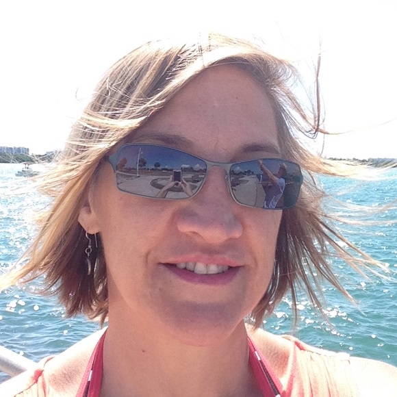 Meet your Posher, Ria - Picture 1 of 1